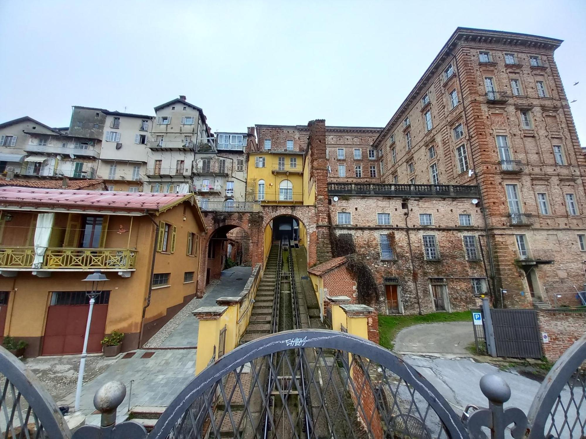Апартаменти Sam'S Getaway Мондові Екстер'єр фото